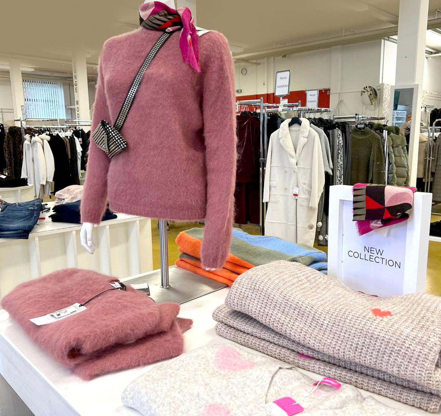 565144823_1422685439649541_440209789483530440_n